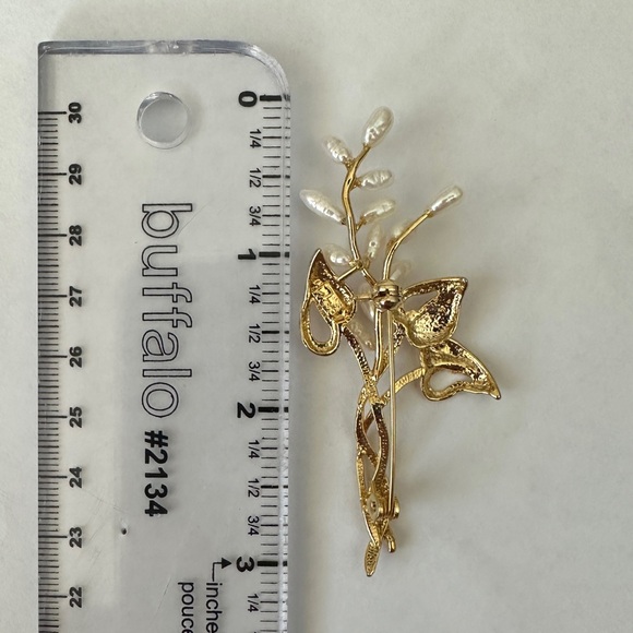 Signed Duri©️Freshwater Pearl Brooch - Picture 5 of 16